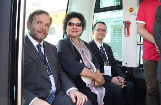 small2_ Giuseppe Izzo, LCI Representative, taking the driverless buss with Mayor Chen Chu